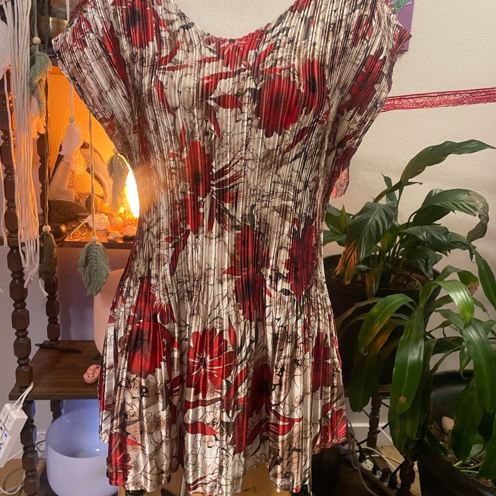 Floral Pleated Women's Top